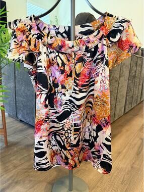 Essentials by Milano Animal Print Top - Size Small